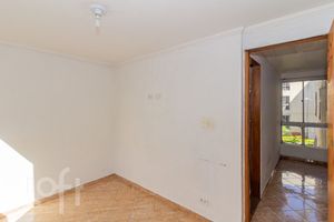 Image 9 - 877661