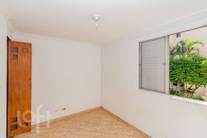 Image 11 - 877661