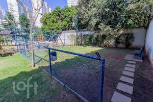 Image 33 - 877661