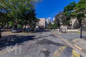 Image 38 - 877661