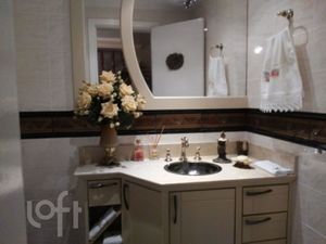 Image 11 - 877673