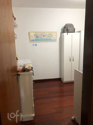 Image 11 - 877680