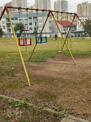 Image 12 - 877681