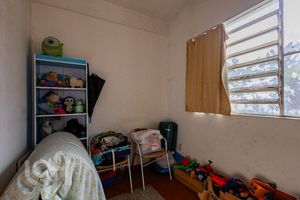 Image 19 - 877681