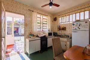Image 16 - 877681