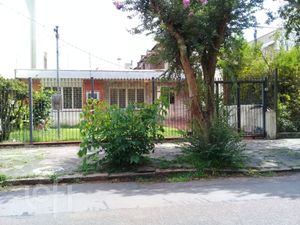 Image 10 - 877681