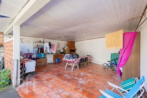 Image 21 - 877681