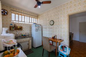 Image 17 - 877681