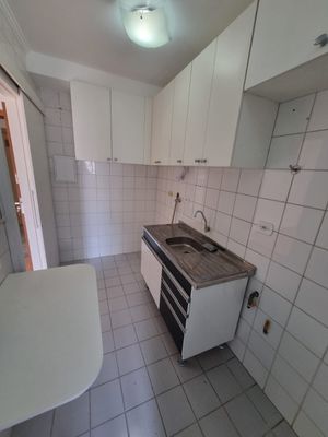 Image 18 - 877682
