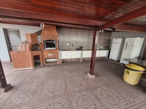 Image 9 - 877682