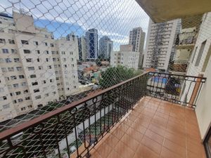 Image 11 - 877682