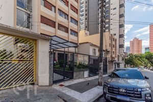 Image 39 - 877685