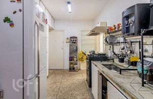 Image 3 - 877685