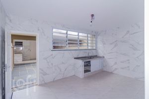 Image 34 - 877687