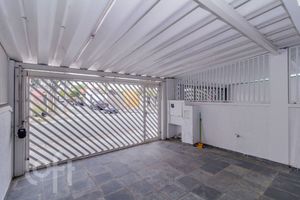 Image 4 - 877687