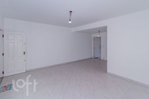Image 7 - 877687