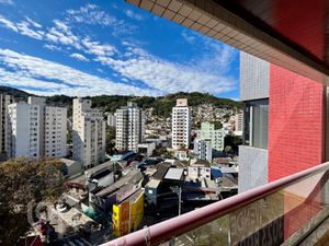 Image 4 - 877689