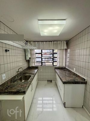 Image 9 - 877689