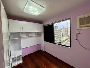 Image 17 - 877689