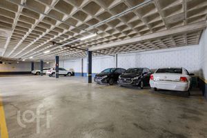 Image 35 - 877690