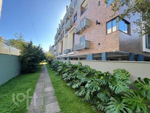 Image 34 - 877691