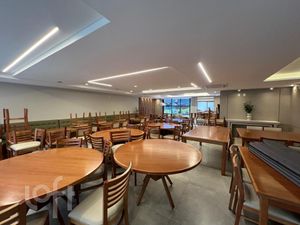 Image 25 - 877691
