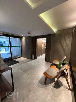 Image 23 - 877691