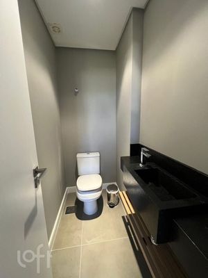 Image 8 - 877691