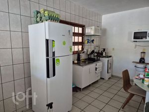 Image 5 - 877692