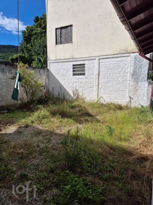Image 11 - 877692