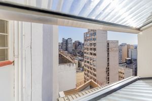Image 17 - 877693