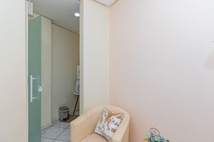 Image 20 - 877693