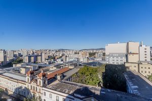 Image 28 - 877693