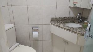 Image 10 - 877693