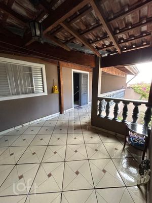Image 18 - 877694