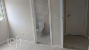 Image 8 - 877695