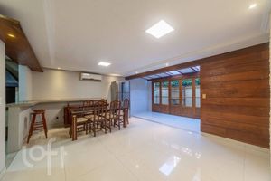 Image 1 - 877696