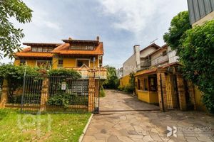Image 16 - 877696