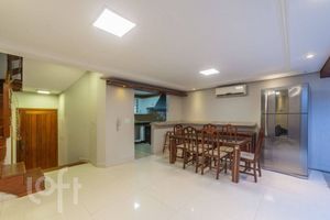 Image 3 - 877696