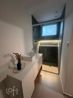 Image 11 - 877697