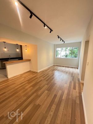Image 13 - 877697