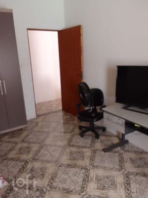 Image 9 - 877698