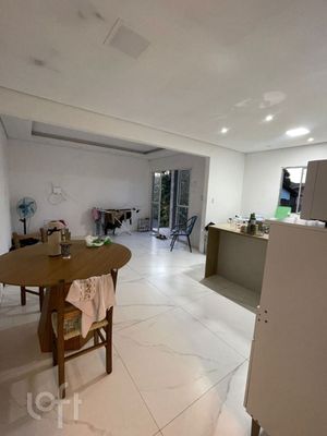 Image 18 - 877699