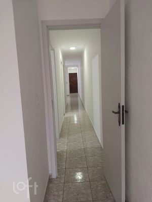 Image 11 - 877705
