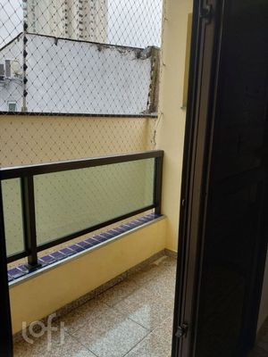 Image 9 - 877705