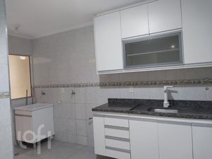 Image 4 - 877705
