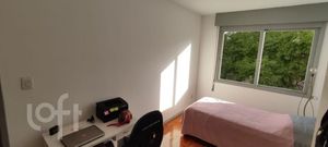 Image 7 - 877711