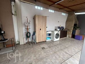 Image 11 - 877712