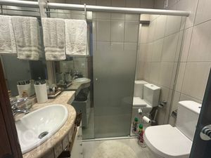 Image 9 - 877712