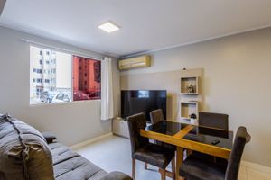 Image 14 - 877715